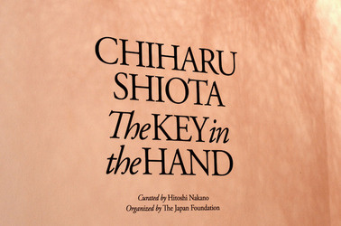 BIENNALE di VENEZIA padiglione giapponese. Foto di Giulio Azzarello &copy;2015 2016. Opera di Chiharu Shiota The KEY in the HAND .
