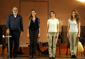 CARLO MAGNO spettacolo epico di e con Mimmo Cuticchio. Fotografie di Giulio Azzarello &copy;2014.