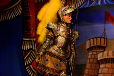 OPERA dei PUPI di Mimmo e Giacomo Cuticchio. Fotografia di Giulio Azzarello ©2020. OPERA dei PUPI di Mimmo e Giacomo Cuticchio. Fotografia di Giulio Azzarello ©2020.