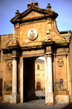 PIAZZA MAGIONE a Palermo. Fotografie di Giulio Azzarello &copy;2016.