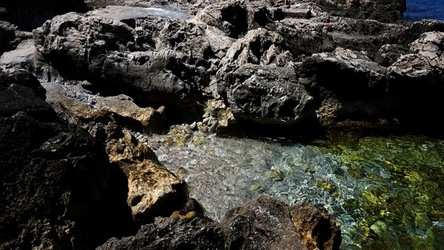 BAIA DEL CORALLO. Fotografie di Giulio Azzarello &copy;2022.