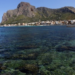 BAIA DEL CORALLO. Fotografie di Giulio Azzarello &copy;2022.