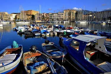 BARCHE da PESCA fotografie di Giulio Azzarello ©2019. BARCHE da PESCA fotografie di Giulio Azzarello ©2019.
