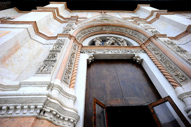 BOLOGNA centro storico. Fotografie di Giulio Azzarello ©2016. BOLOGNA centro storico. Fotografie di Giulio Azzarello ©2016.