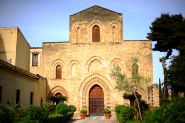 PIAZZA MAGIONE a Palermo. Fotografie di Giulio Azzarello &copy;2016.