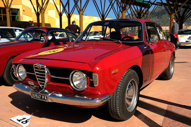AUTO CLASSICHE ovvero la loro modernit&agrave; in mostra con tanti modelli del passato. Fotografie di Giulio Azzarello &copy;2014.