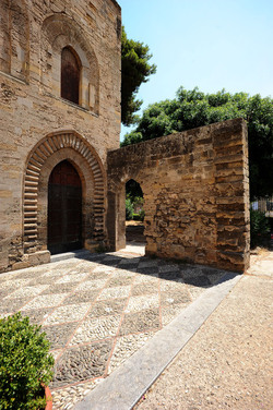 CHIESA E CHIOSTRO DELLA MAGIONE a Palermo panoramiche e particolari. Fotografie di Giulio Azzarello ©2014. CHIESA E CHIOSTRO DELLA MAGIONE a Palermo panoramiche e particolari. Fotografie di Giulio Azzarello ©2014.
