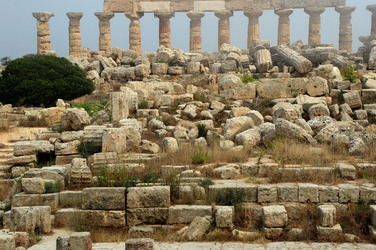 SELINUNTE il sito e parco archeologico. Fotografie di Giulio Azzarello &copy;2014.