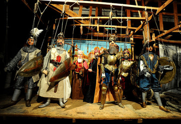 TRADIZIONI IN VIAGGIO mostra di pupi di Mimmo Cuticchio. Fotografie di Giulio Azzarello &copy;2014.