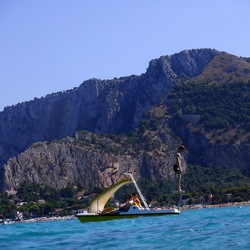 MONDELLO. Fotografie di Giulio Azzarello ©2022.