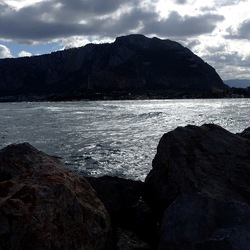 MONDELLO. Fotografe di Giulio Azzarello &copy;2023.