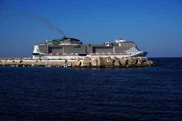 BARCHE. Fotografie di Giulio Azzarello ©2022. BARCHE. Fotografie di Giulio Azzarello ©2022.