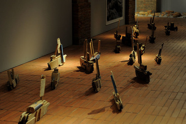 Installazione di Anne Clemence DeGrollee alla GAM di Palermo. Fotografie di Giulio Azzarello &copy;2017.