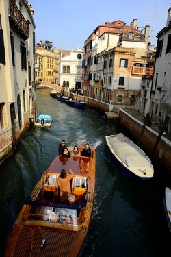 VENEZIA fotografie di Giulio Azzarello ©2022.
