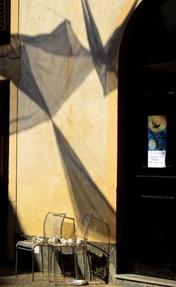 SARA CUTICCHIO e il suo laboratorio per i bambini. Fotografie di Giulio Azzarello &copy;2020.