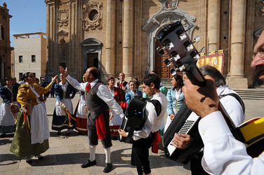 GRUPPO FOLK SICILIANO a Marsala. Fotografie di Giulio Azzarello &copy;2014.