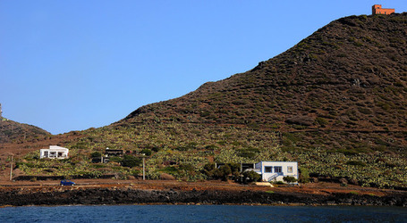 ISOLA DI LINOSA panoramiche e particolari. Fotografie di Giulio Azzarello &copy;2014.