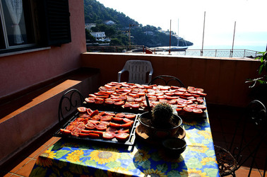 ISOLA DI USTICA il paese. Fotografie di Giulio Azzarello ©2016. ISOLA DI USTICA il paese. Fotografie di Giulio Azzarello ©2016.