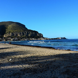 MONDELLO di inverno. Fotografie di Giulio Azzarello &copy;2016.