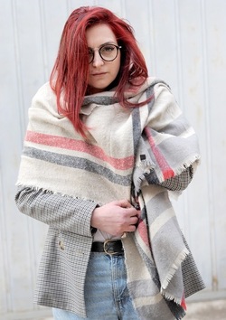 LUCREZIA artista modella attrice. Fotografie di Giulio Azzarello &copy;2018.