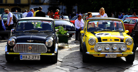 RADUNO di auto classiche MiniCooper. Fotografie di Giulio Azzarello &copy;2016.