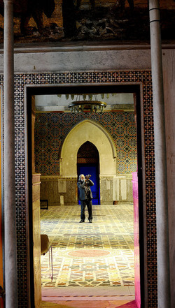 Mimmo Cuticchio in un suo spettacolo. Fotografie di Giulio Azzarello &copy;2017.