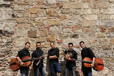 GIACOMO CUTICCHIO e il suo ensemble musicale. Fotografie di Giulio Azzarello &copy;2014.