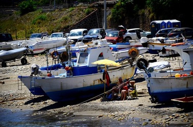 BARCHE da PESCA fotografie di Giulio Azzarello © 2019. BARCHE da PESCA fotografie di Giulio Azzarello © 2019.