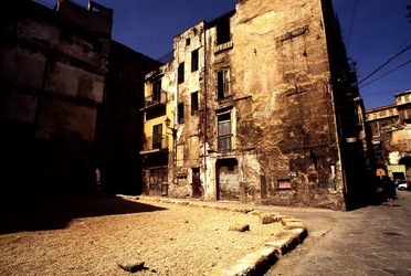 VUCCIRIA anni 90. Fotografie di Giulio Azzarello ©2022. VUCCIRIA anni 90. Fotografie di Giulio Azzarello ©2022.