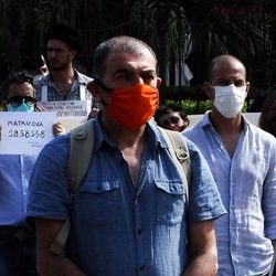 TEATRANTI che manifestano. Fotografie di Giulio Azzarello ©2020. TEATRANTI che manifestano. Fotografie di Giulio Azzarello ©2020.