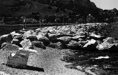 BIANCO NERO. Fotografie di Giulio Azzarello ©2021. BIANCO NERO. Fotografie di Giulio Azzarello ©2021.