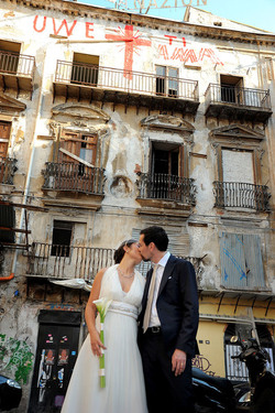 IL MATRIMONIO DI PAOLA E RAPHAEL fotografie di Giulio Azzarello &copy;2014.