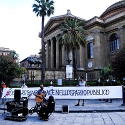 TEATRANTI che manifestano. Fotografie di Giulio Azzarello ©2020. TEATRANTI che manifestano. Fotografie di Giulio Azzarello ©2020.