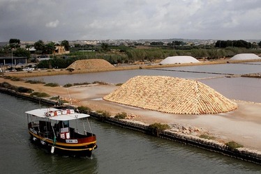 LE SALINE di Trapani in Sicilia. Fotografie di Giulio Azzarello ©2014. LE SALINE di Trapani in Sicilia. Fotografie di Giulio Azzarello ©2014.