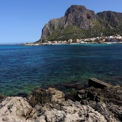 BAIA DEL CORALLO. Fotografie di Giulio Azzarello &copy;2022.