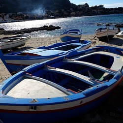 BARCHE. Fotografie di Giulio Azzarello ©2022.