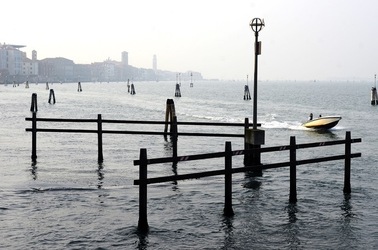 VENEZIA fotografie di Giulio Azzarello ©2020. VENEZIA fotografie di Giulio Azzarello ©2020.