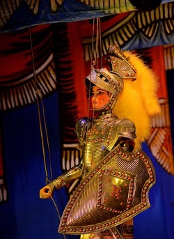 OPERA dei PUPI di Mimmo e Giacomo Cuticchio. Fotografia di Giulio Azzarello ©2020. OPERA dei PUPI di Mimmo e Giacomo Cuticchio. Fotografia di Giulio Azzarello ©2020.