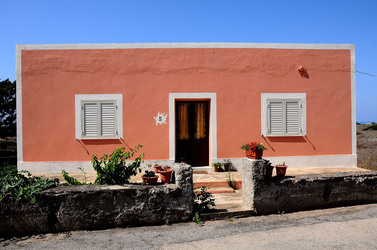 ISOLA DI LINOSA panoramiche e particolari. Fotografie di Giulio Azzarello &copy;2014.