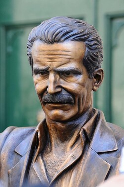 CAMILLERI e MONTALBANO a Porto Empedocle Agrigento . Fotografie di Giulio Azzarello ©2014. CAMILLERI e MONTALBANO a Porto Empedocle Agrigento . Fotografie di Giulio Azzarello ©2014.