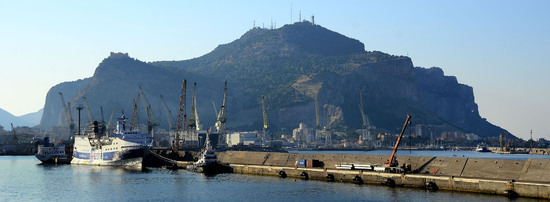IL GOLFO E IL PORTO DI PALERMO. Fotografie di Giulio Azzarello &copy;2015 2016.