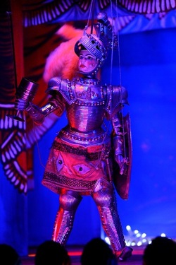 OPERA dei PUPI di Mimmo e Giacomo Cuticchio. Fotografia di Giulio Azzarello ©2020. OPERA dei PUPI di Mimmo e Giacomo Cuticchio. Fotografia di Giulio Azzarello ©2020.