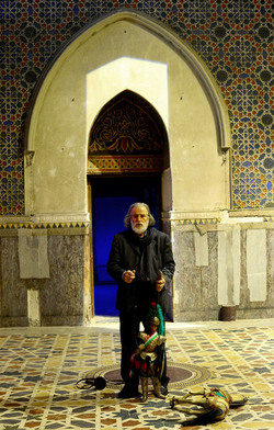 Mimmo Cuticchio in un suo spettacolo. Fotografie di Giulio Azzarello &copy;2017.