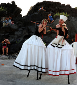 TRAMPOLIERI A LINOSA in Sicilia tutti i momenti dello spettacolo. Fotografie di Giulio Azzarello &copy;2014.
