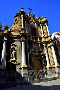 CENTRO STORICO di Palermo fotografie di Giulio Azzarello &copy;2019.
