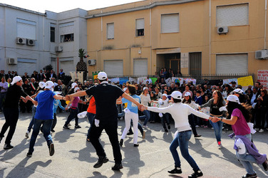 IL MURO DELL ANTIMAFIA e della legalit&agrave; a Partinico in Sicilia. Fotografie di Giulio Azzarello &copy;2014.