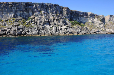 ISOLA DI FAVIGNANA in Sicilia. Visioni panoramiche o particolari. Fotografie di Giulio Azzarello ©2014. ISOLA DI FAVIGNANA in Sicilia. Visioni panoramiche o particolari. Fotografie di Giulio Azzarello ©2014.