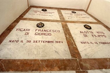 PORTELLA della Ginestra in Sicilia. Fotografie di Giulio Azzarello &copy;2014.