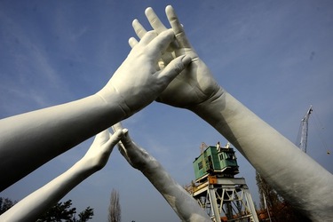 LE MANI DI LORENZO QUENN Biennale di Venezia. Fotografie di Giulio Azzarello &copy;2020.