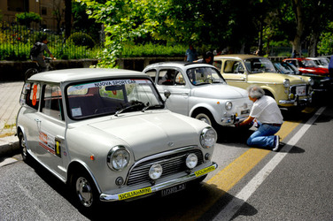 RADUNO di auto classiche MiniCooper. Fotografie di Giulio Azzarello &copy;2016.